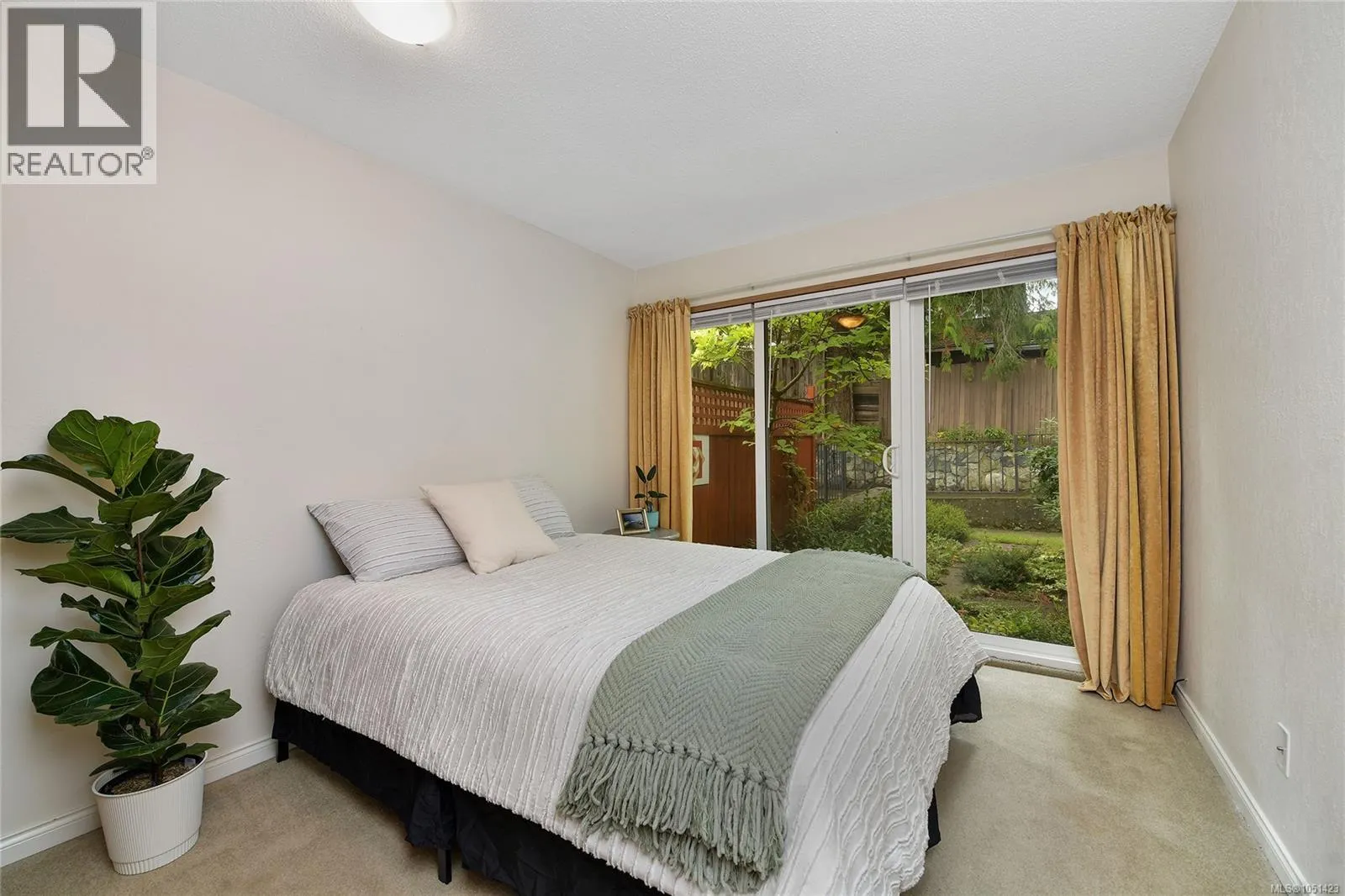 2310 Fernwood Rd