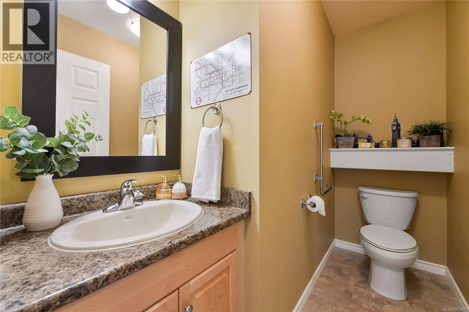 2310 Fernwood Rd
