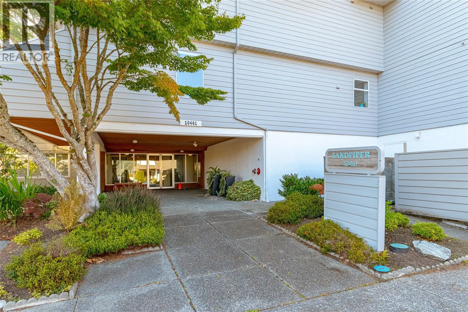 105 10461 Resthaven Dr