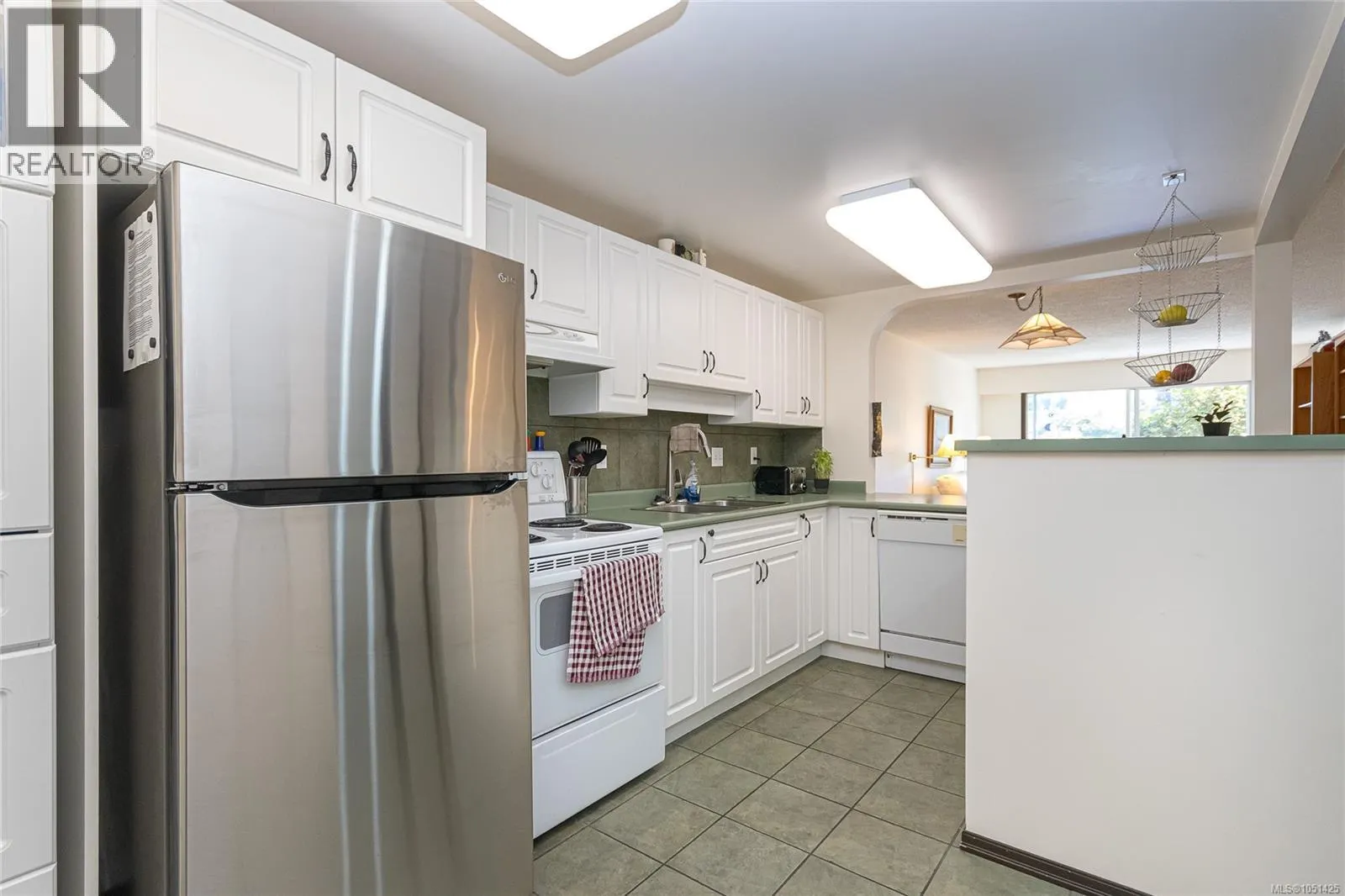 105 10461 Resthaven Dr