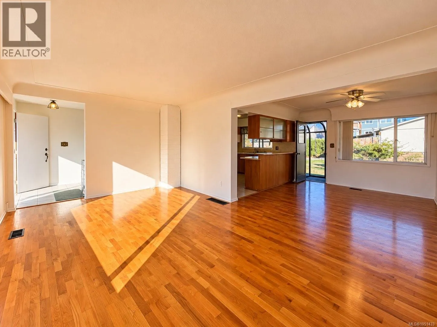 2433 5th Ave