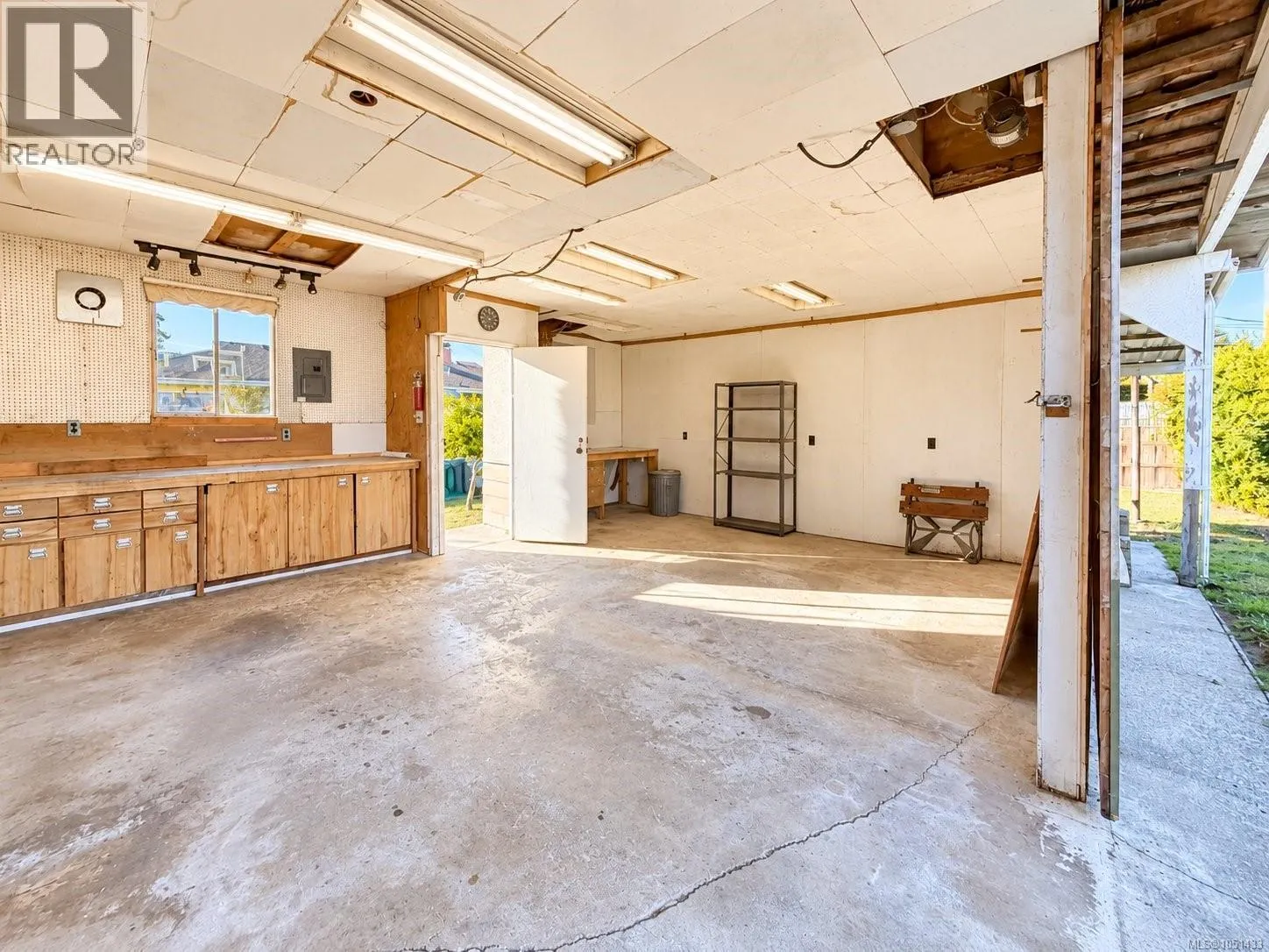 2433 5th Ave