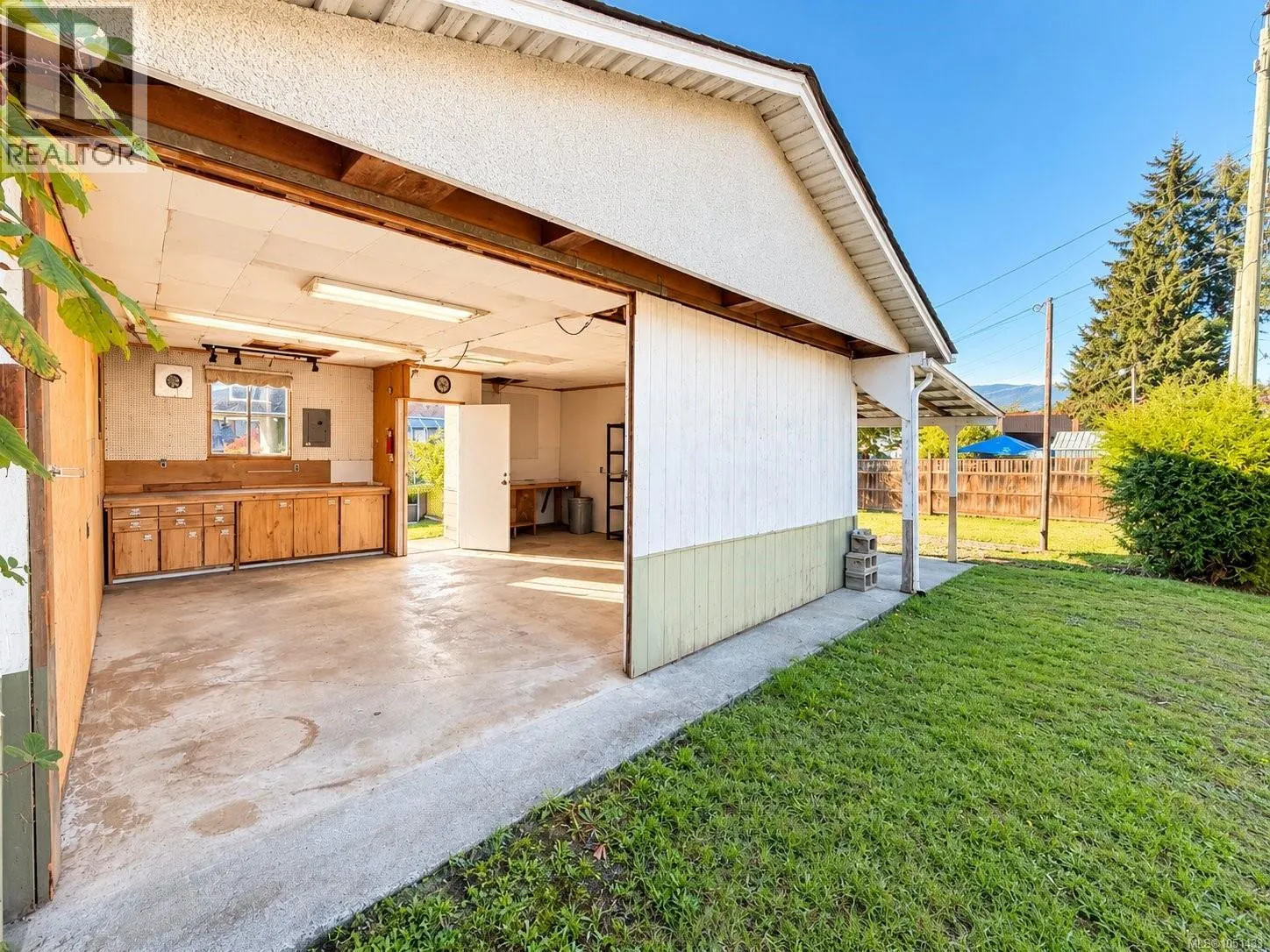 2433 5th Ave
