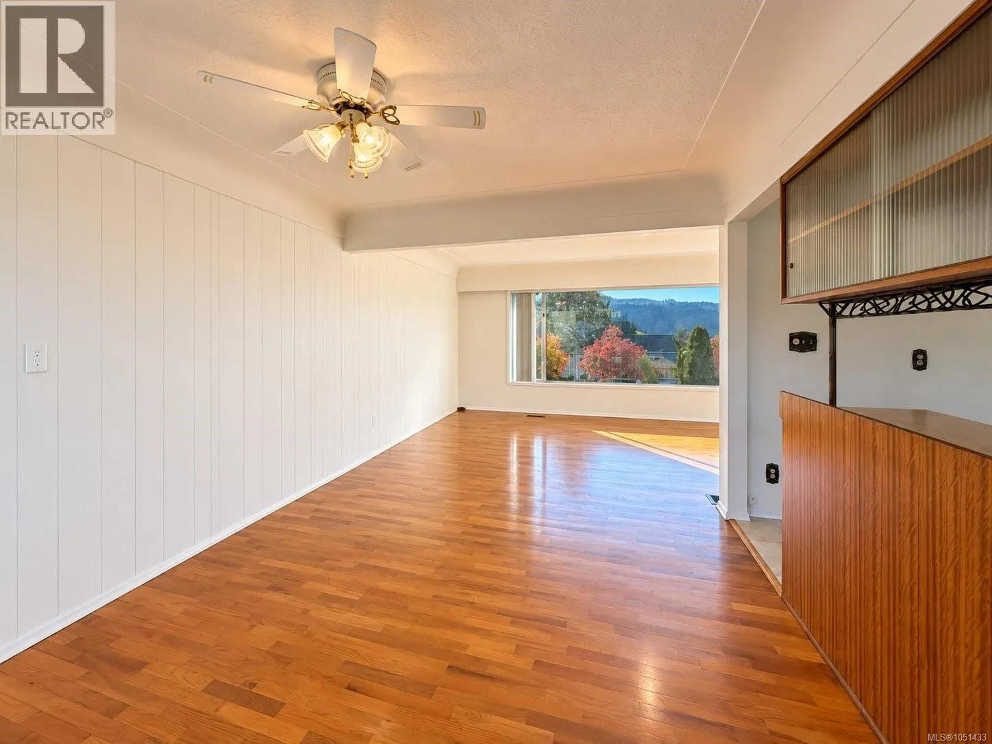2433 5th Ave