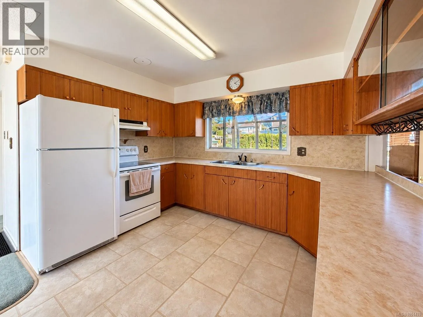 2433 5th Ave