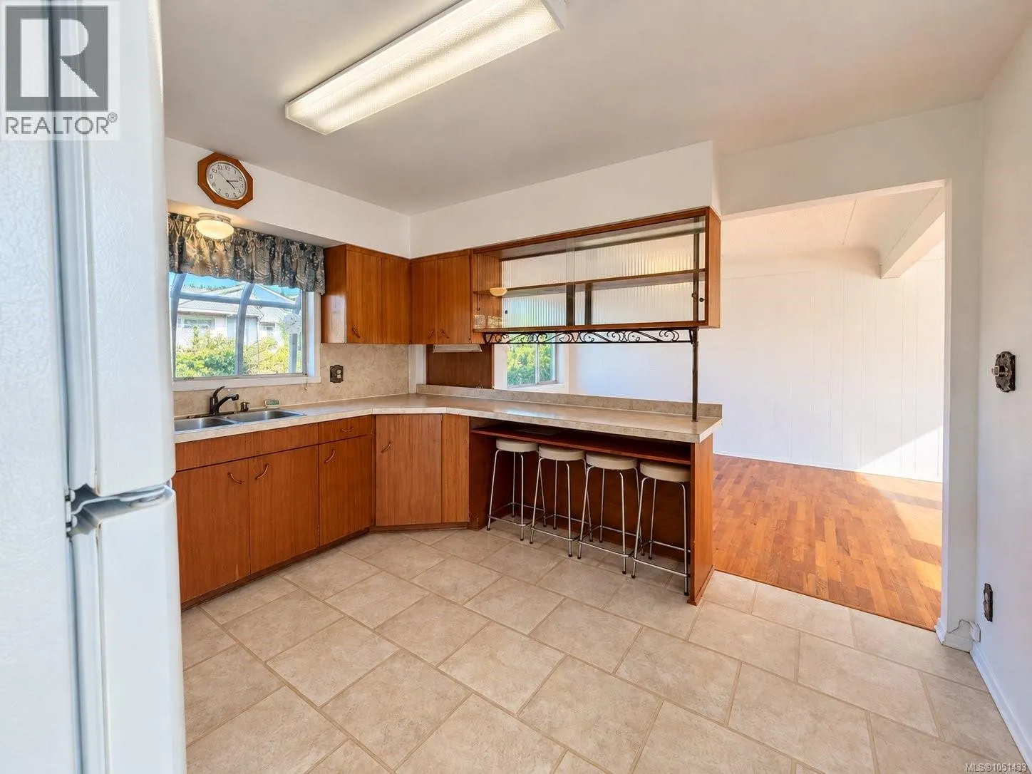 2433 5th Ave