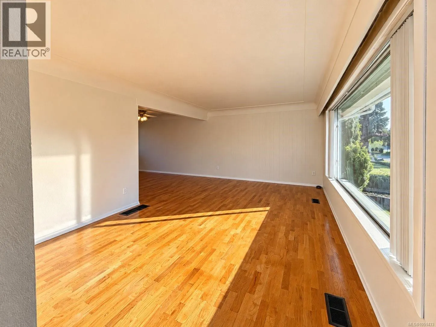 2433 5th Ave