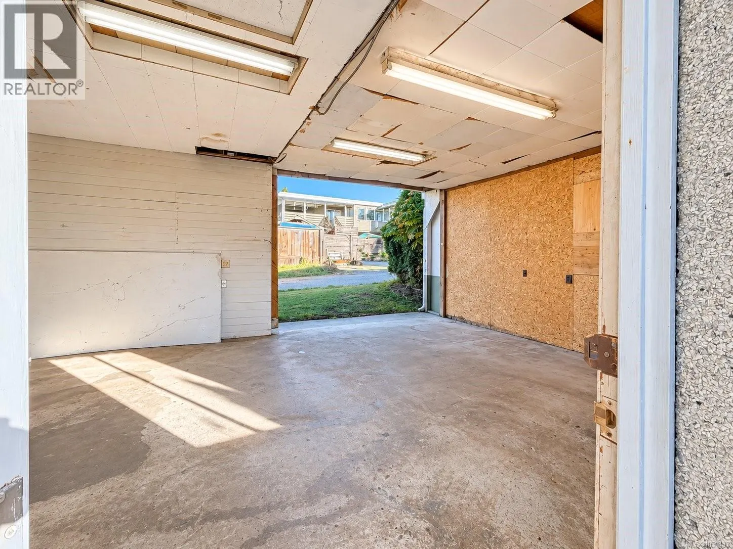 2433 5th Ave