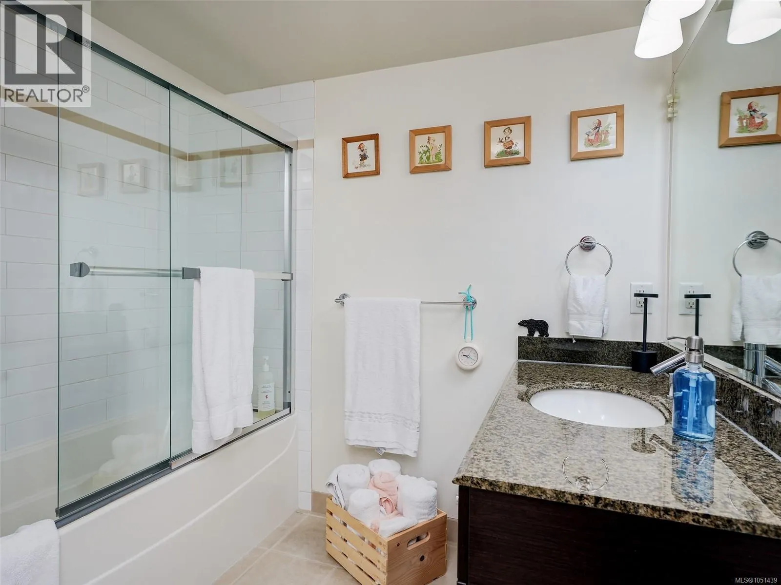 210 1315 Esquimalt Rd