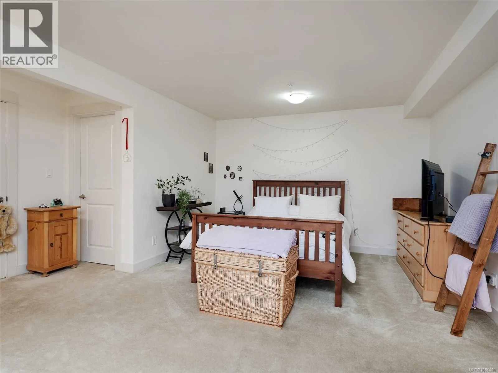 210 1315 Esquimalt Rd