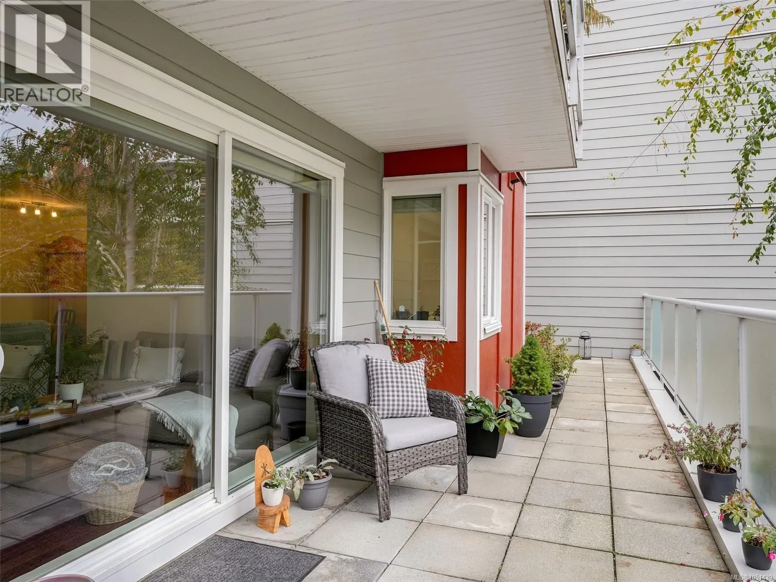210 1315 Esquimalt Rd