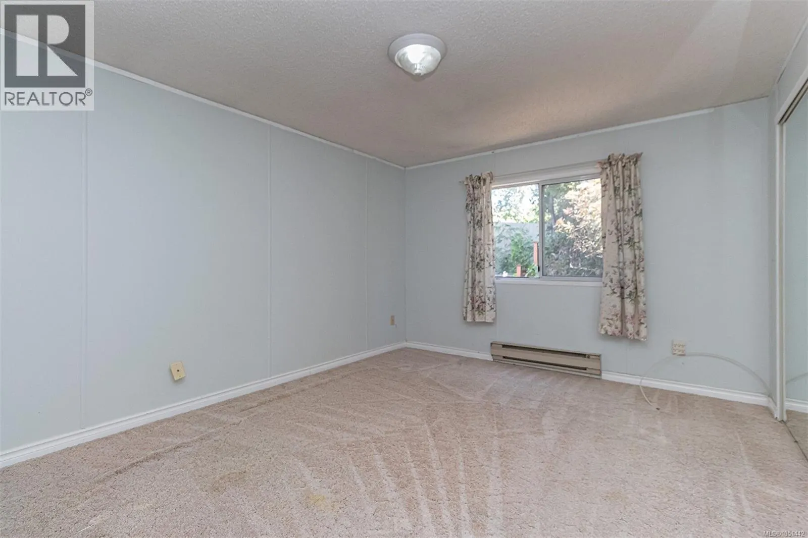 23 7583 Central Saanich Rd