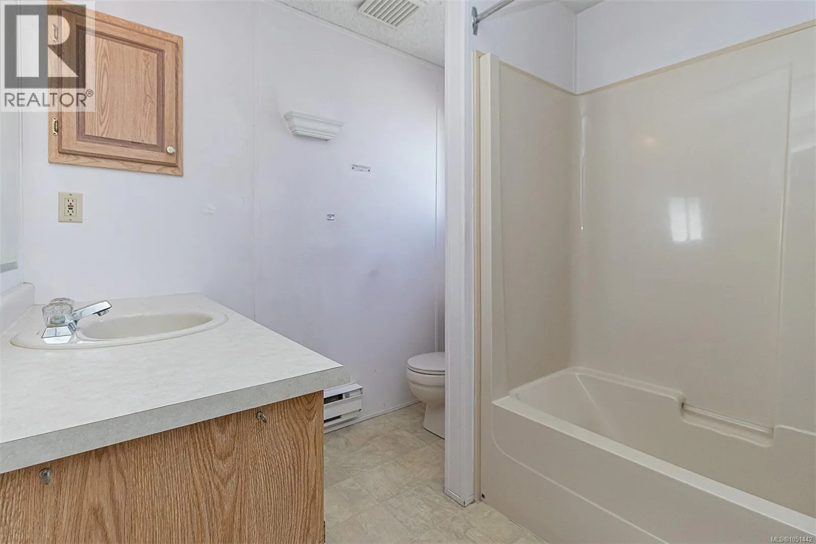 23 7583 Central Saanich Rd