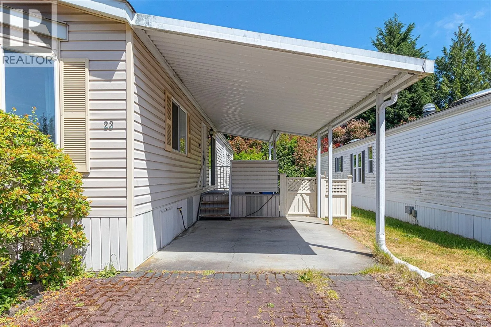 23 7583 Central Saanich Rd