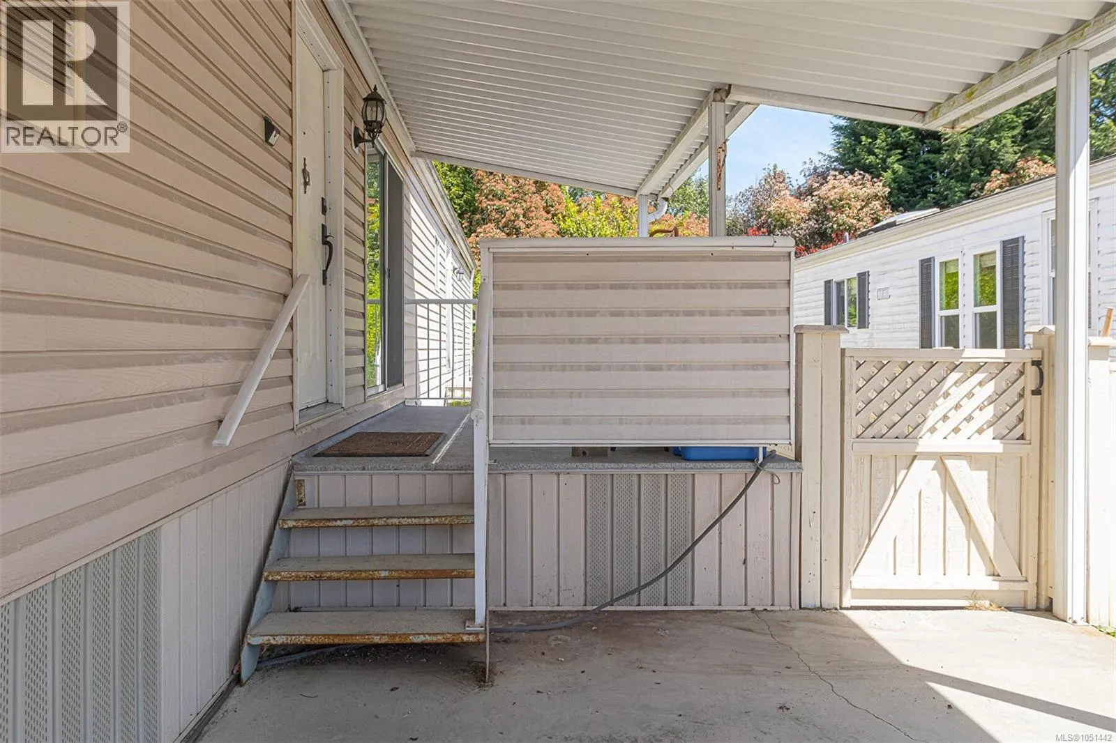 23 7583 Central Saanich Rd
