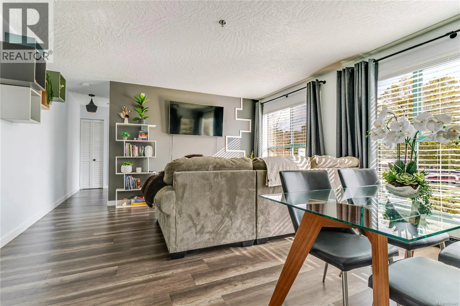 203 3460 Quadra St