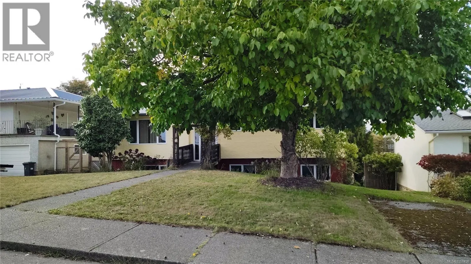 2858 14th Ave