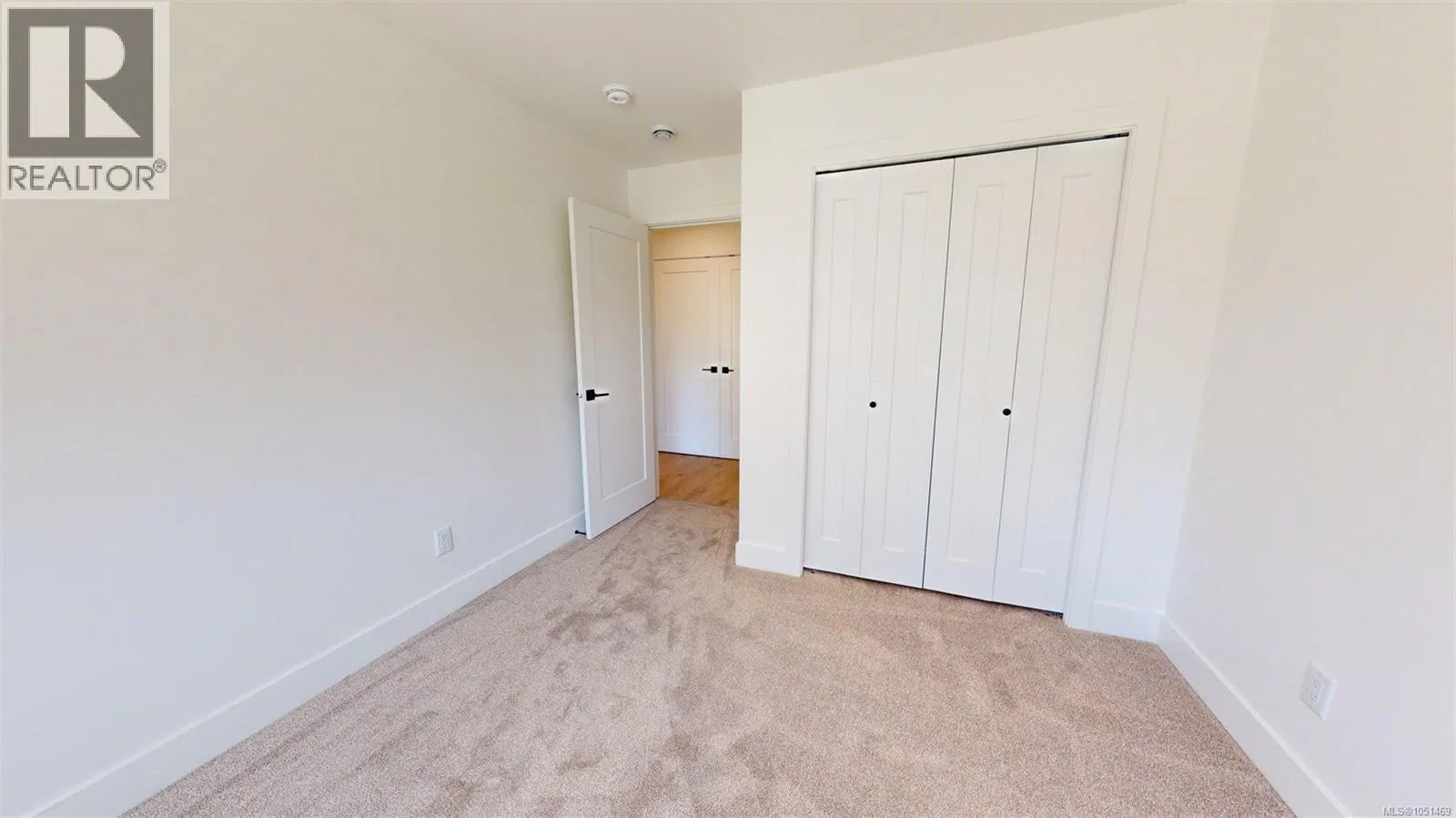 2322 Sparrow Lane