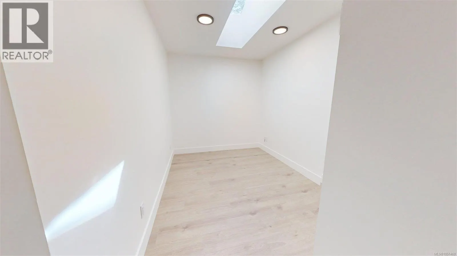2322 Sparrow Lane