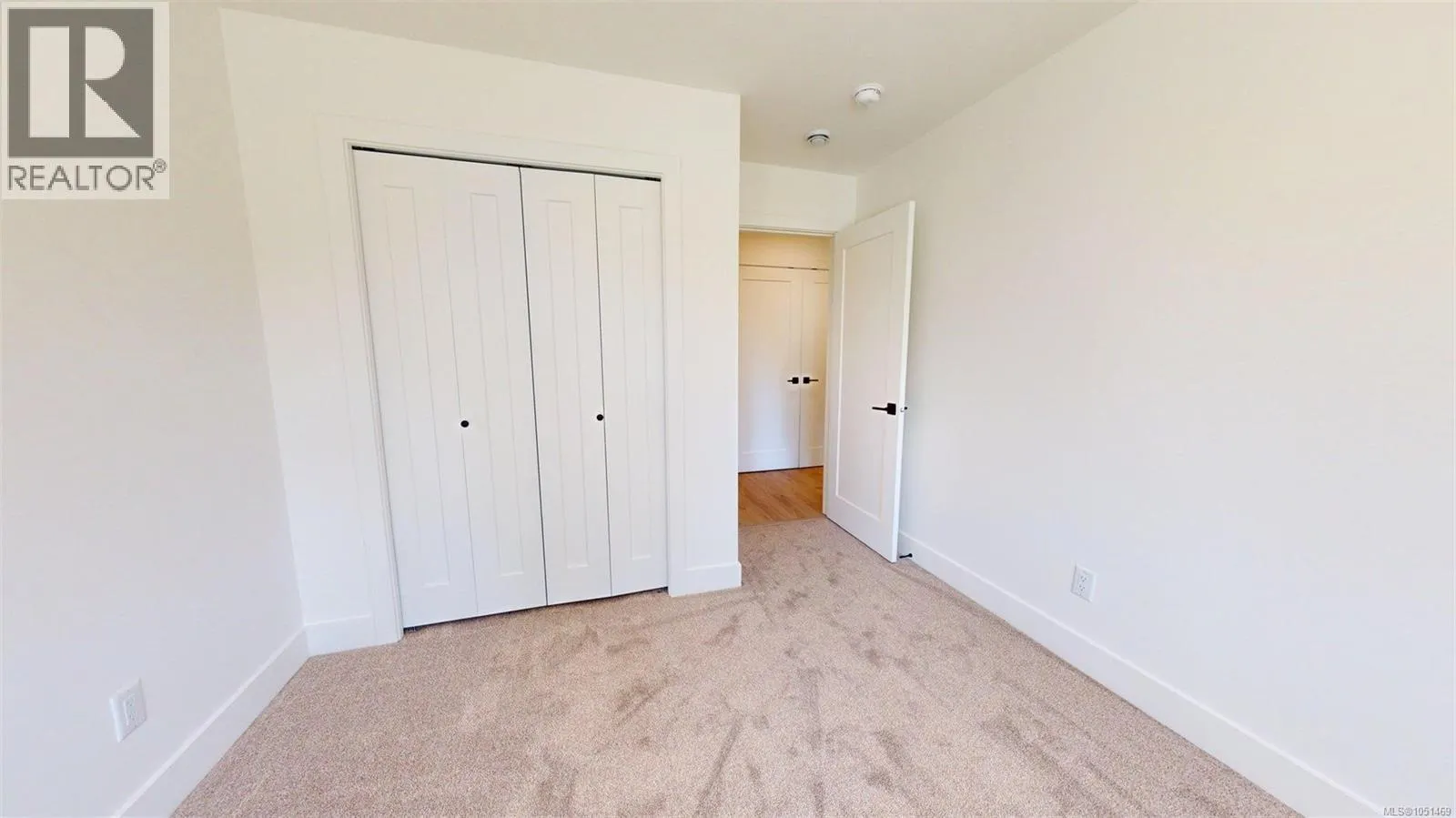 2322 Sparrow Lane