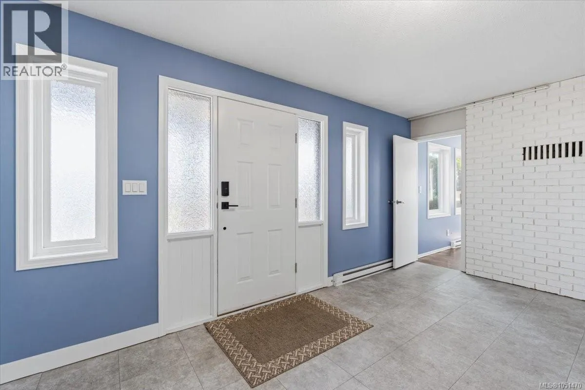 813 Athena Pl