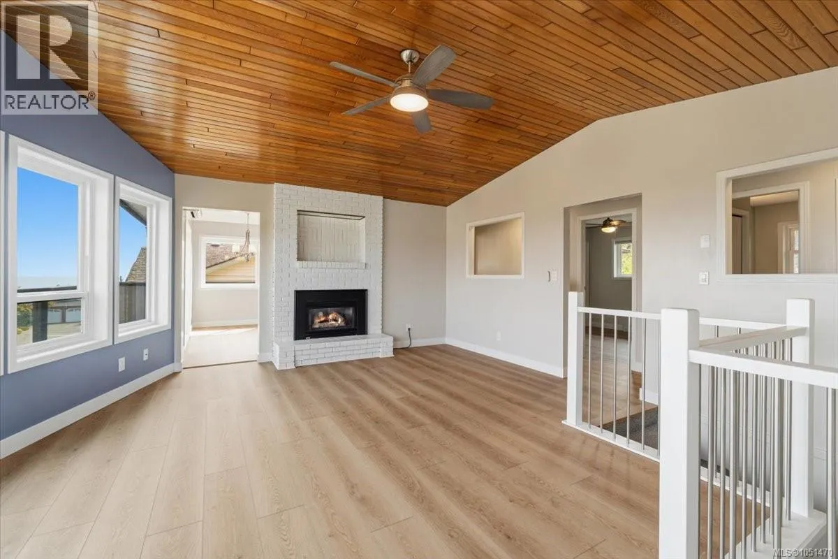 813 Athena Pl