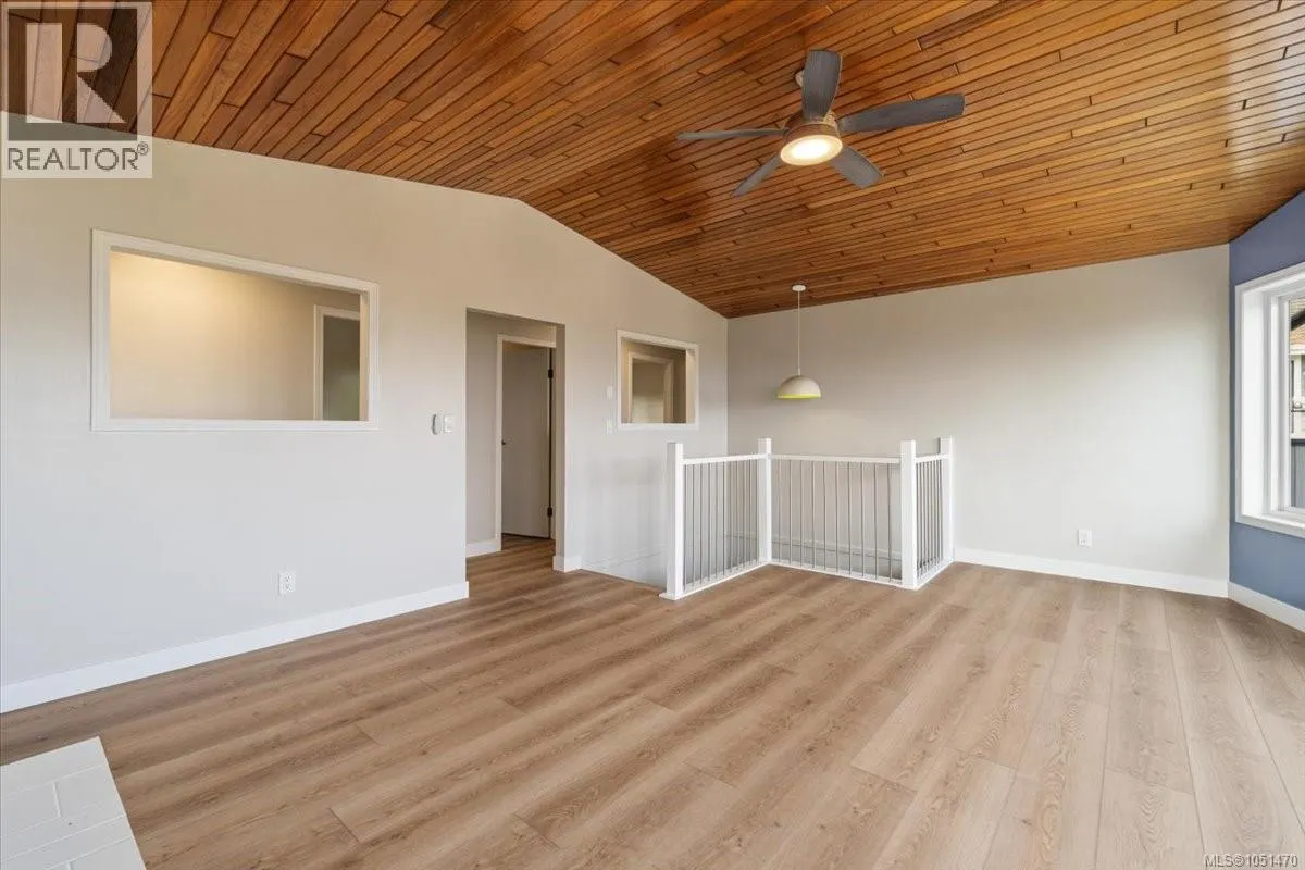 813 Athena Pl