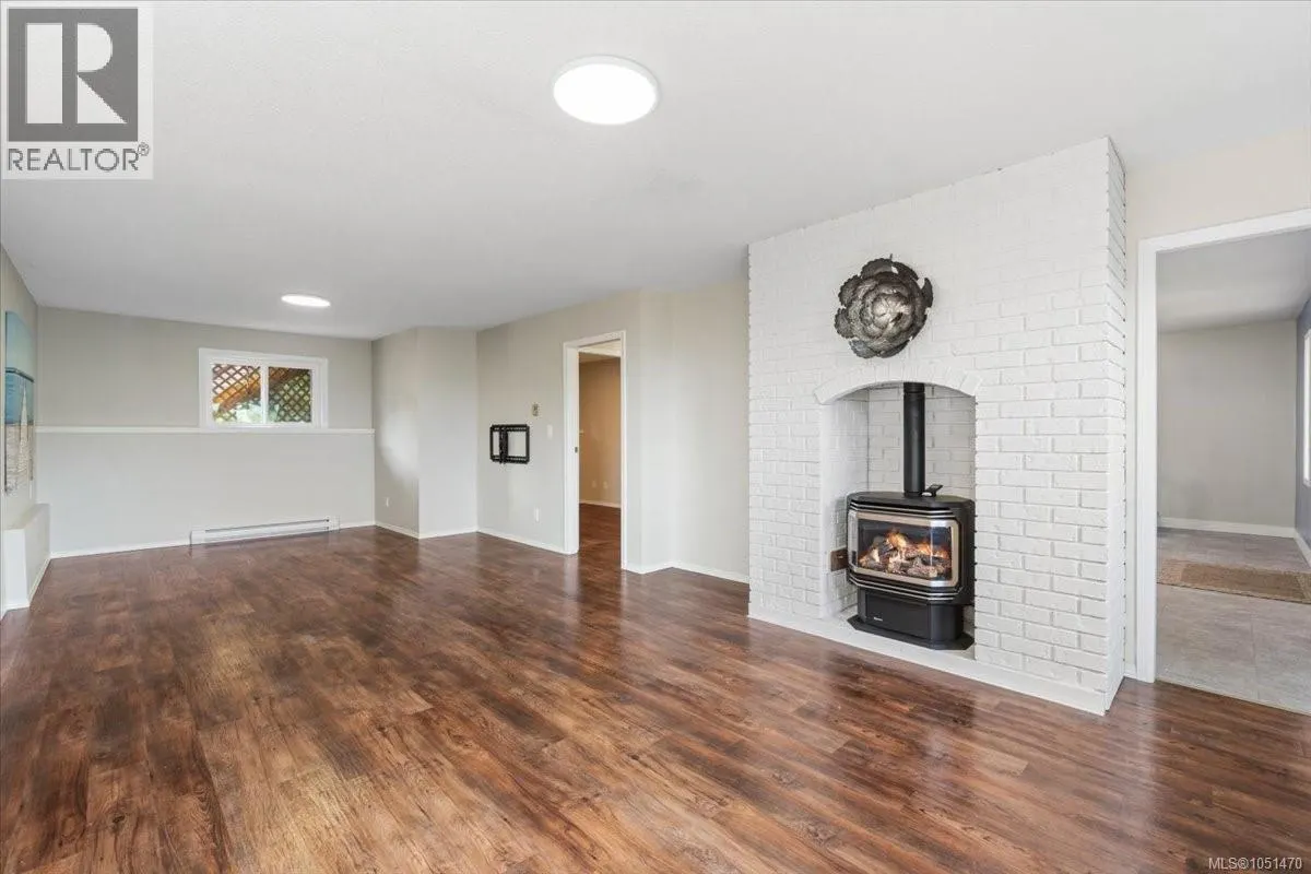 813 Athena Pl