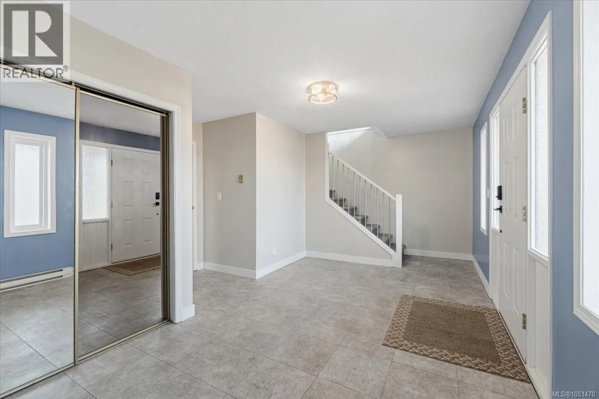 813 Athena Pl