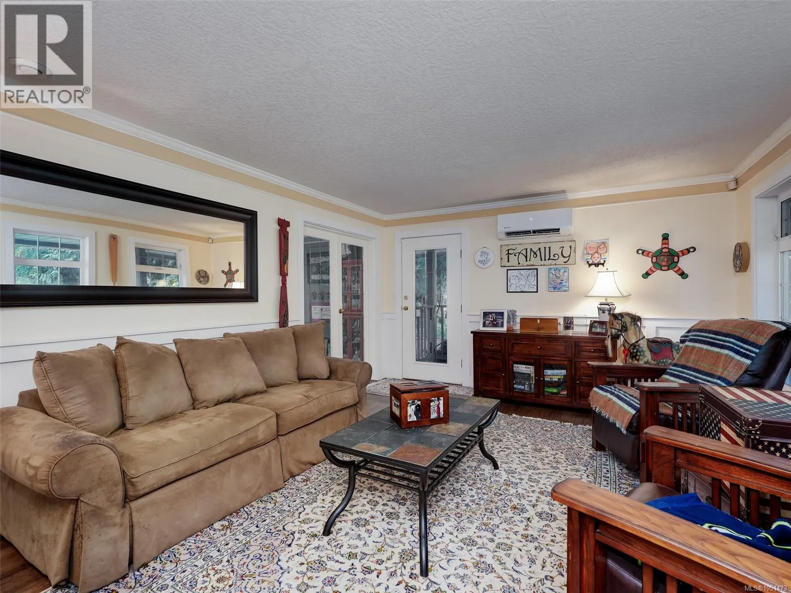 905 Worrall Dr