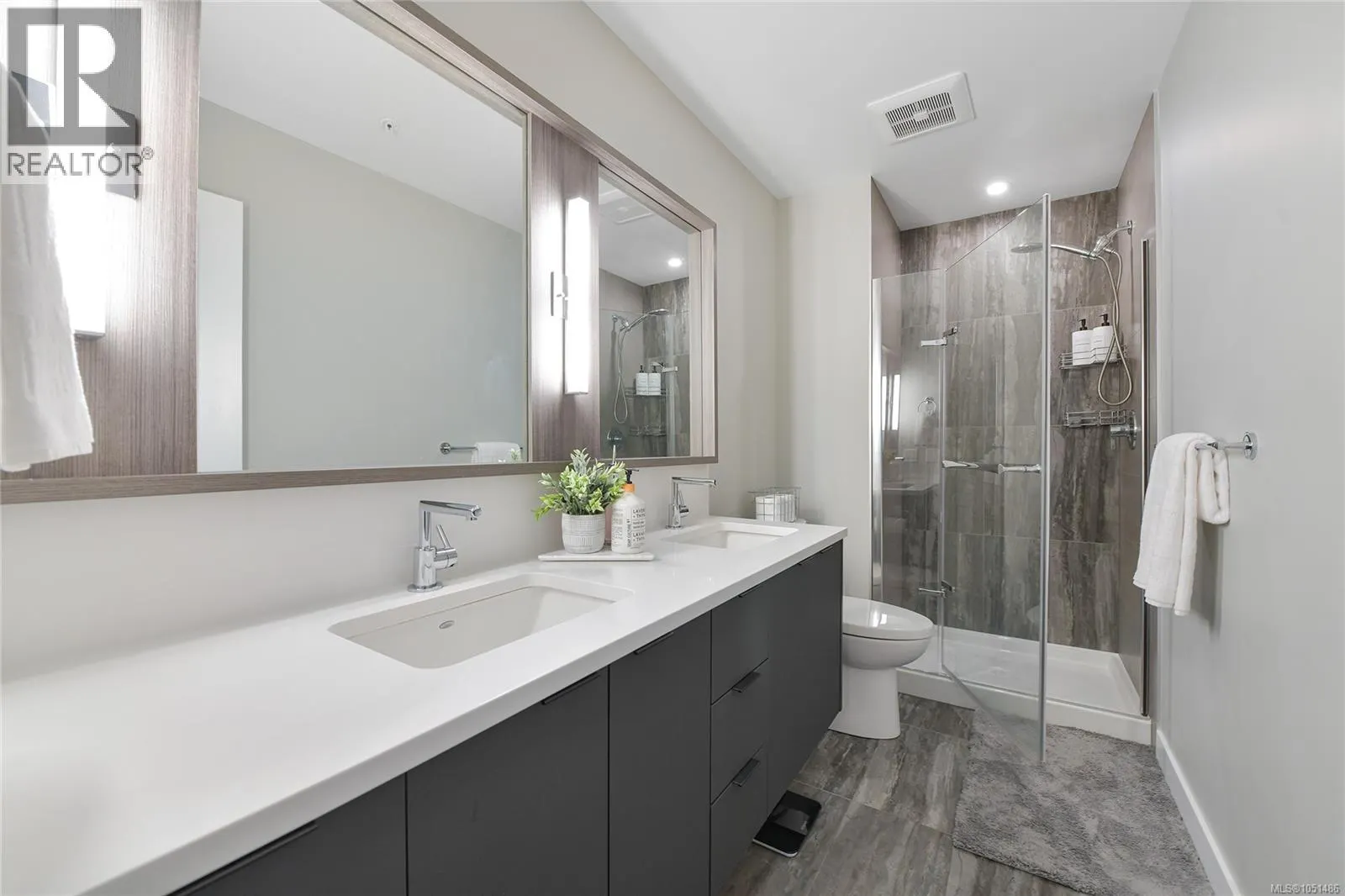 404 967 Whirlaway Cres
