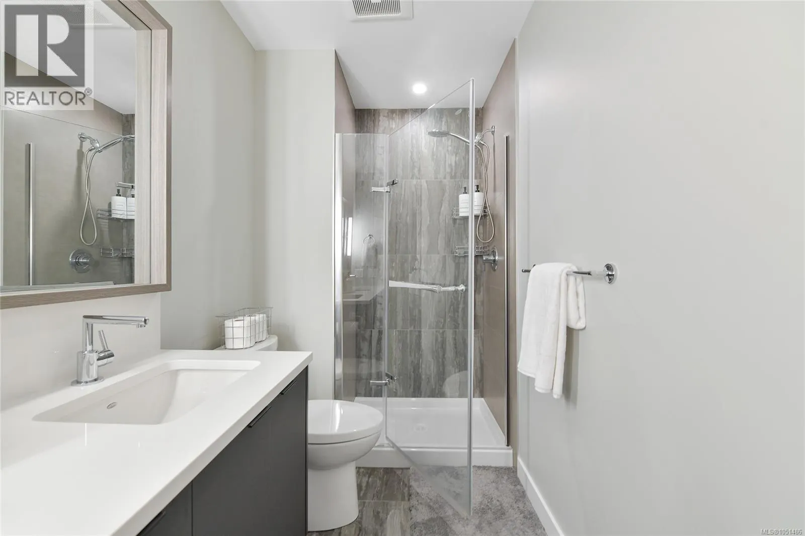 404 967 Whirlaway Cres