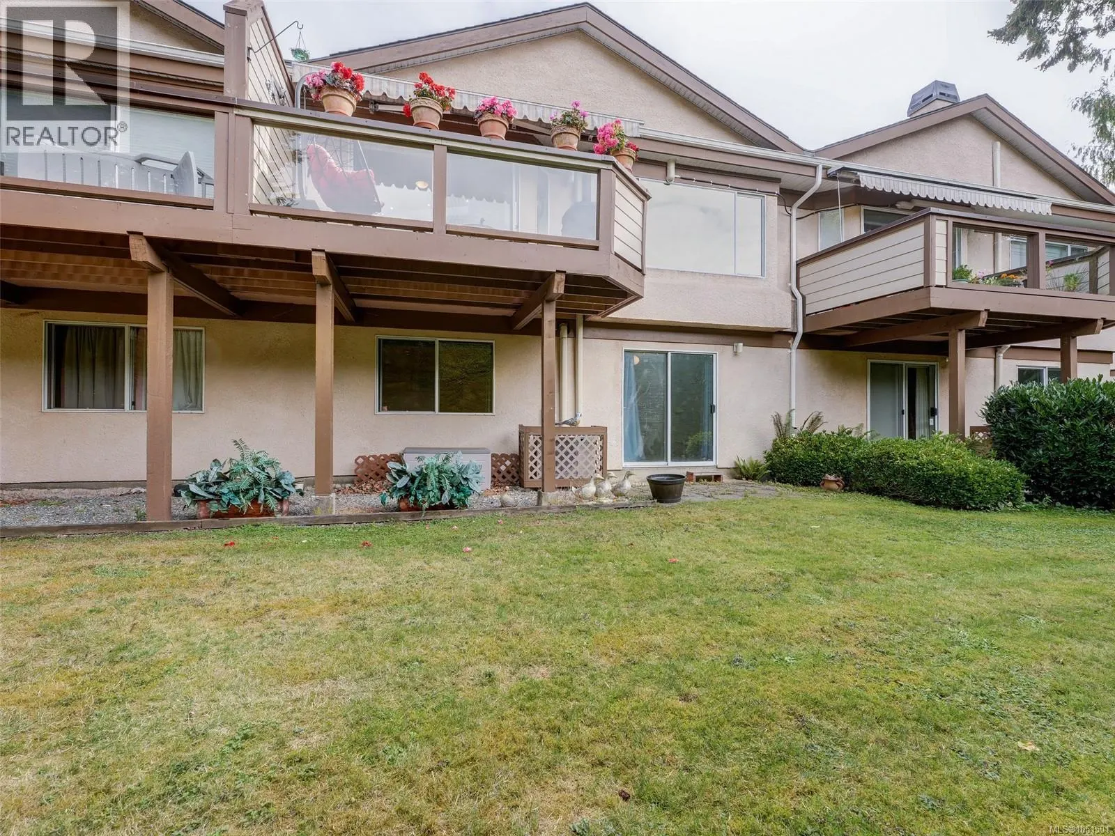 51 901 Kentwood Lane