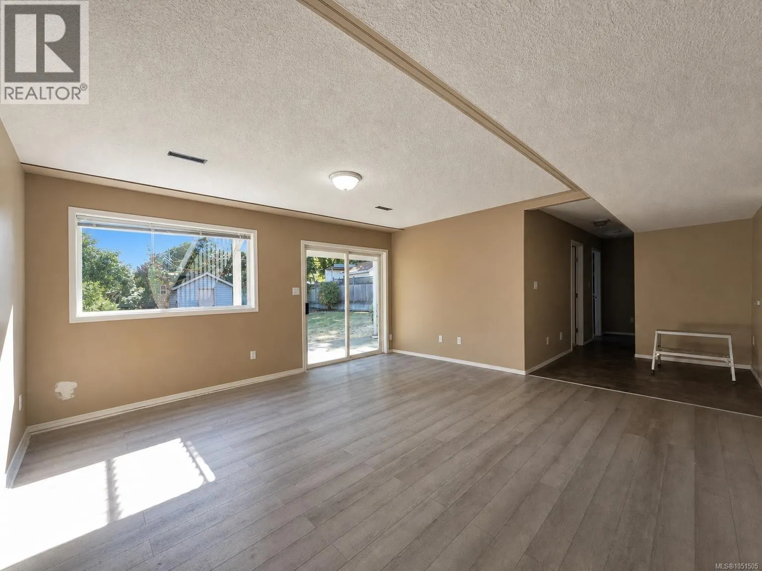 6083 Sierra Way