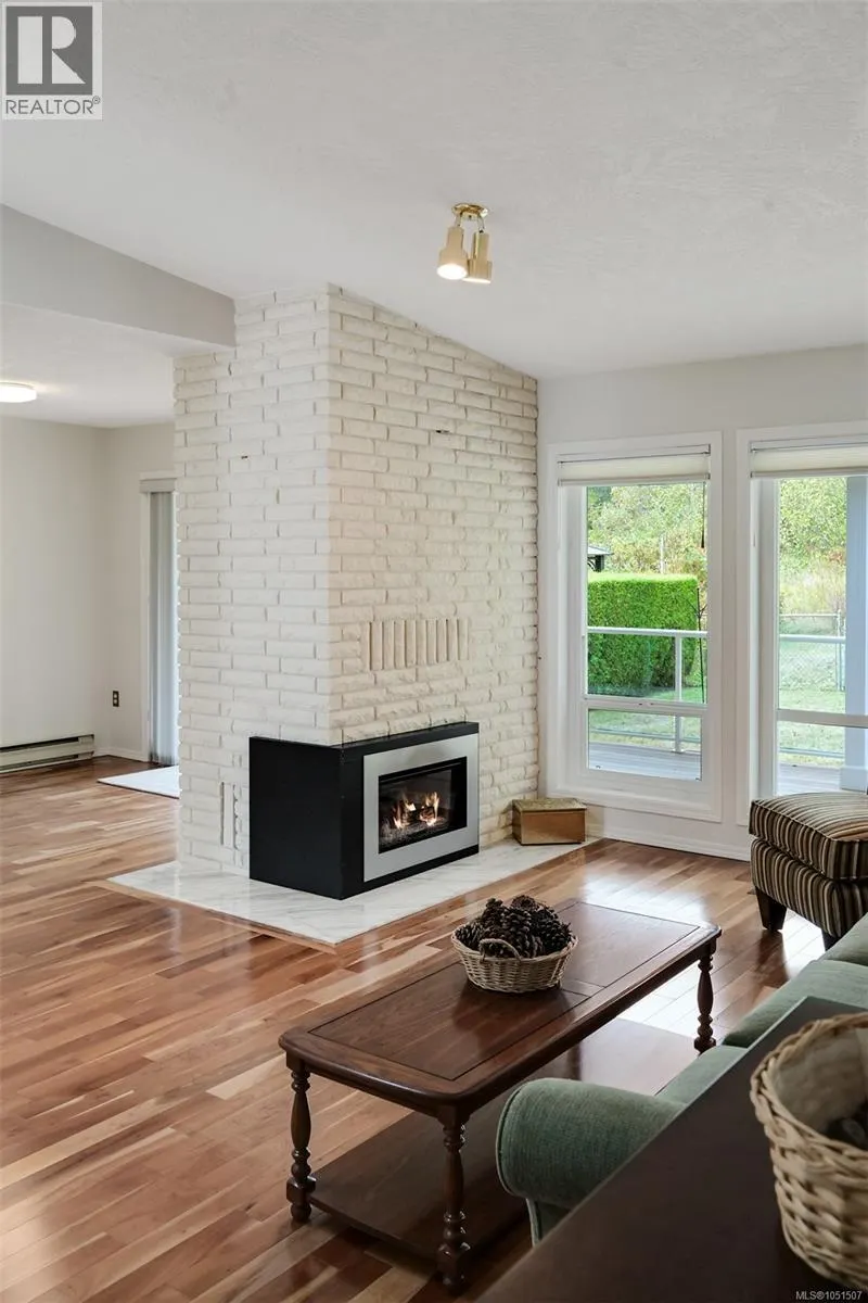 1309 Layritz Pl