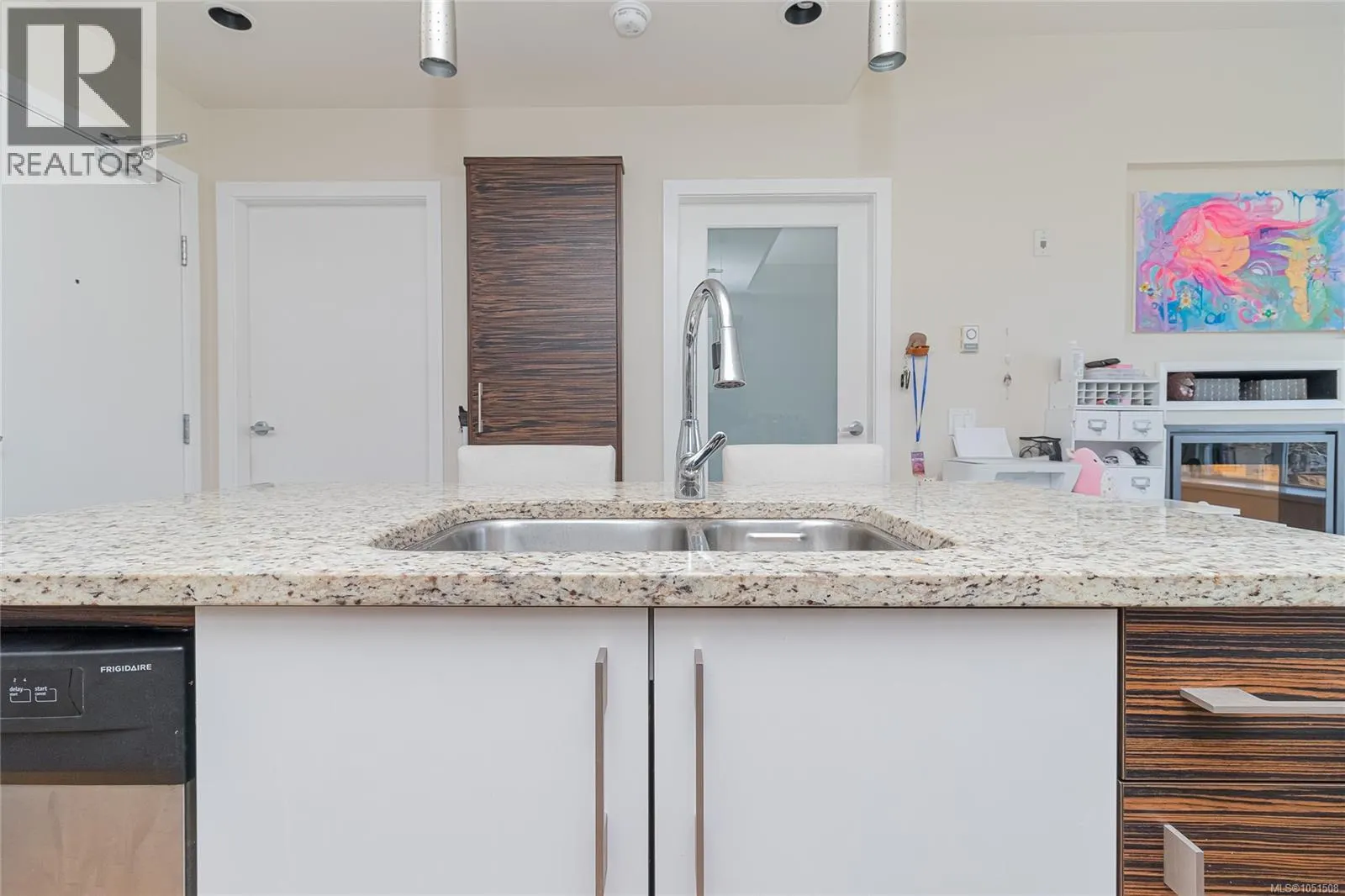 201 4030 Borden St