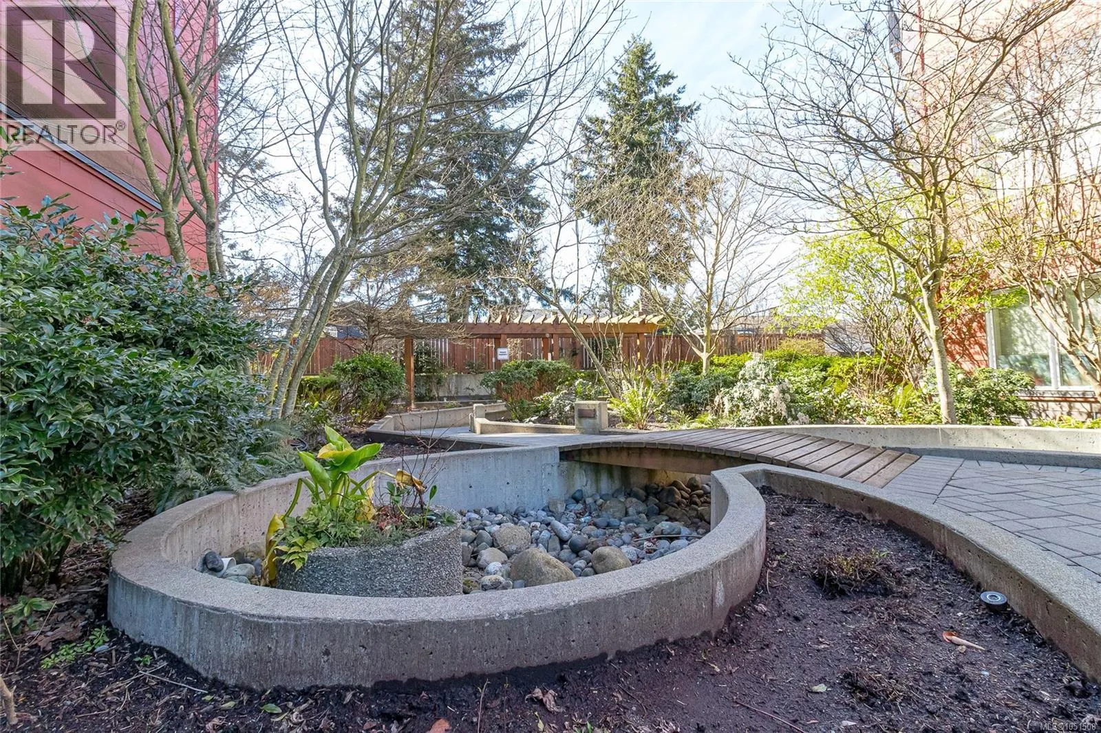 201 4030 Borden St