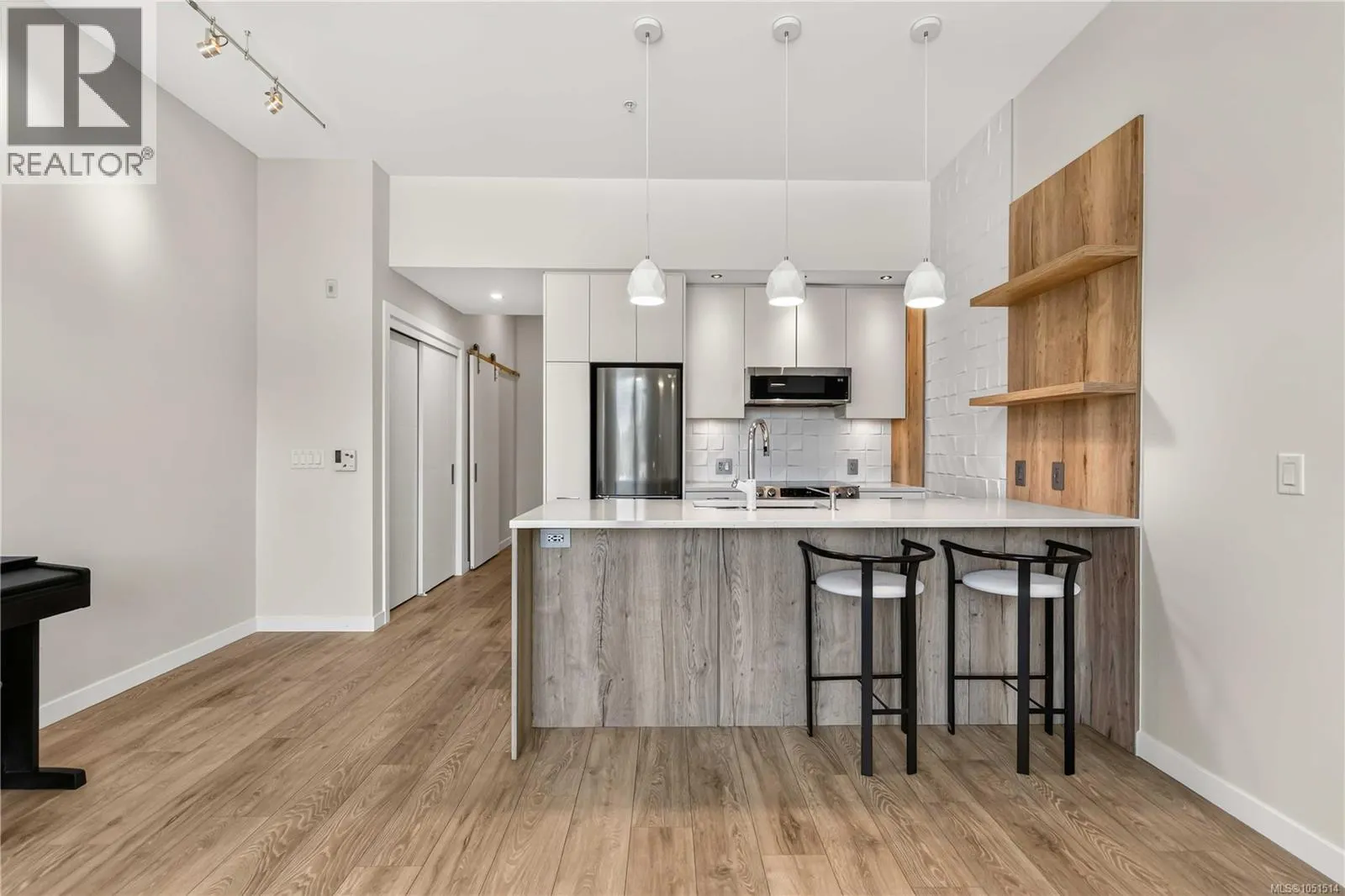 415 1588 North Dairy Rd
