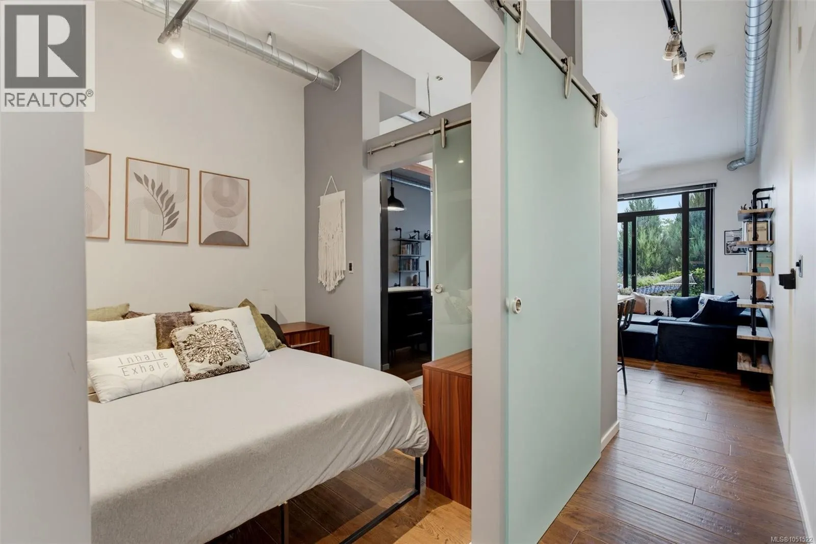 322 1029 View St