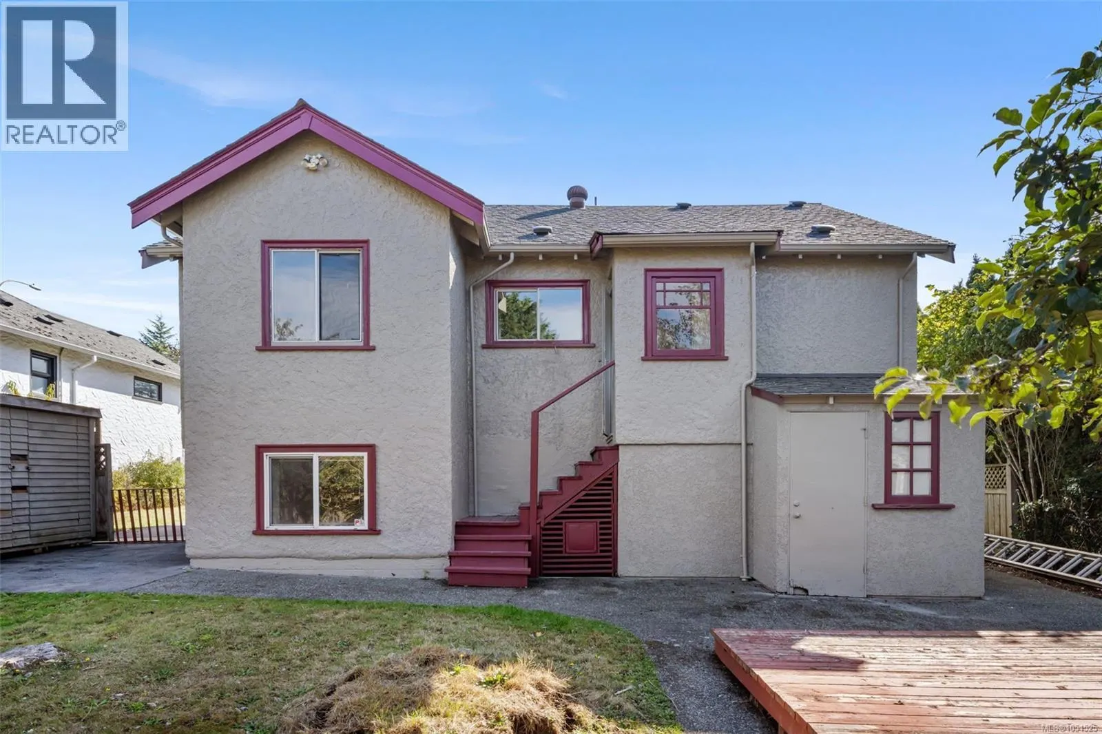 978 Lovat Ave