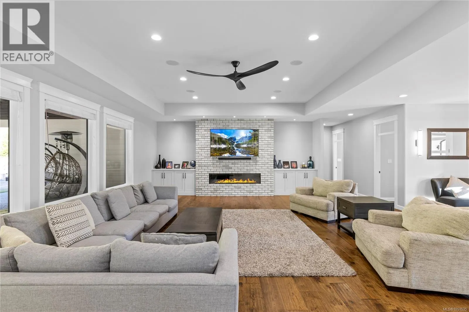 6127 Chase Dr