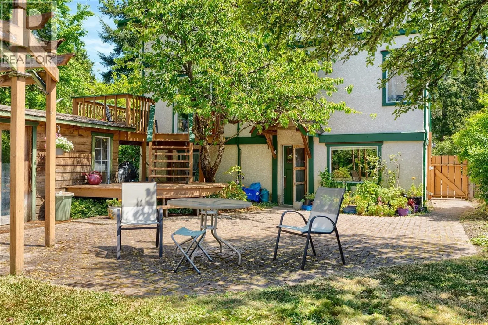9220 East Saanich Rd