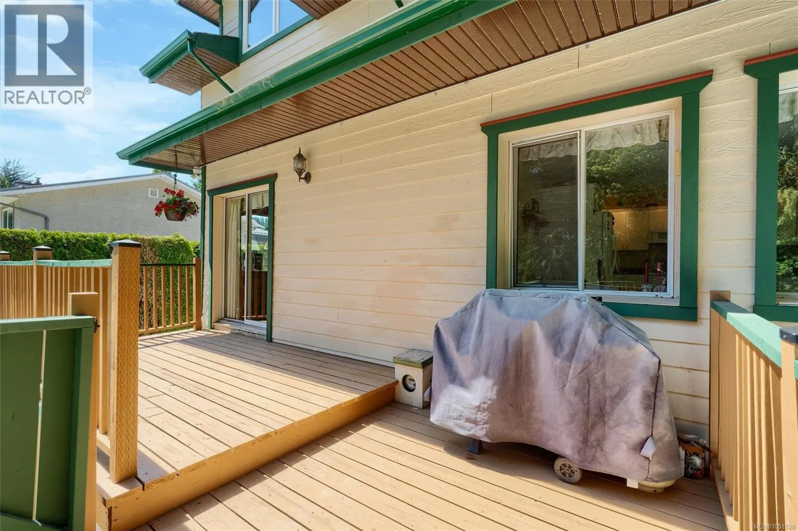 9220 East Saanich Rd