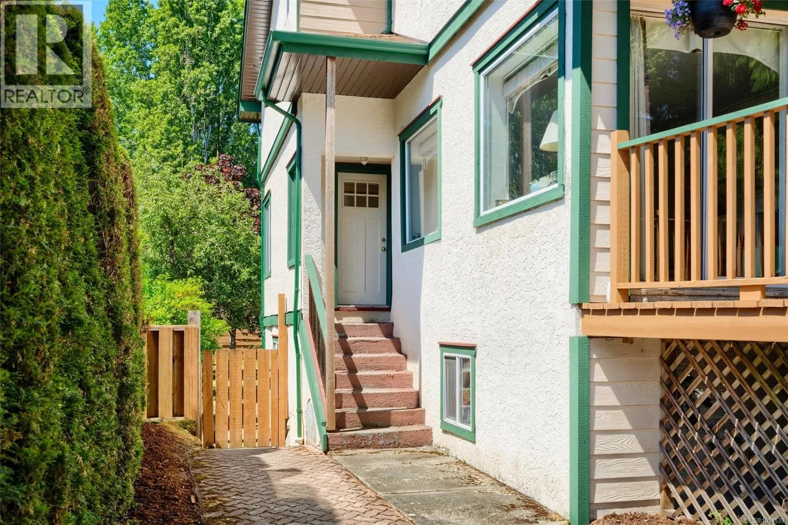 9220 East Saanich Rd