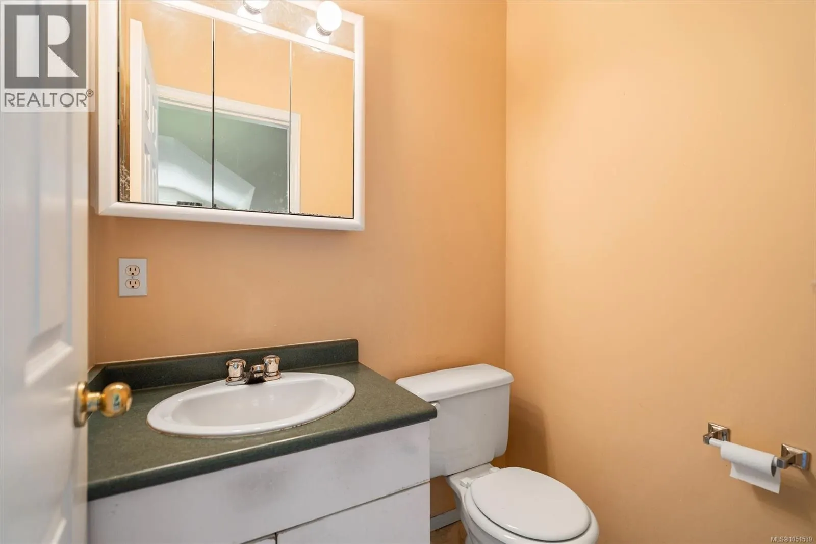 9220 East Saanich Rd