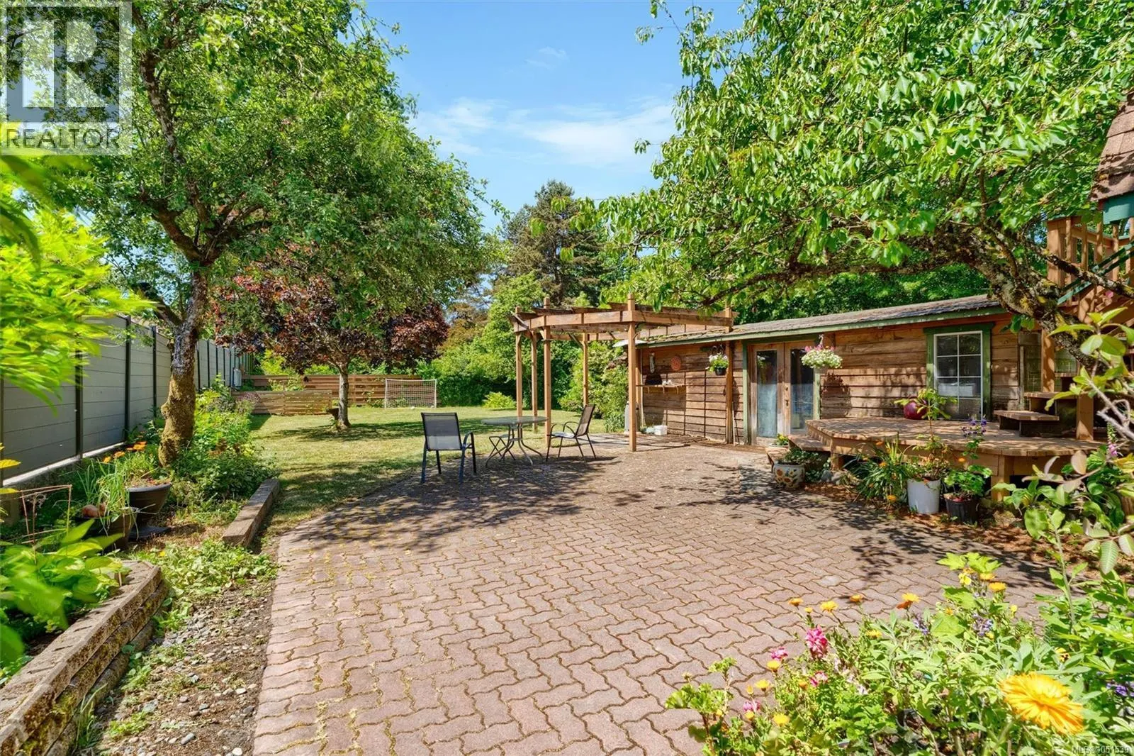 9220 East Saanich Rd