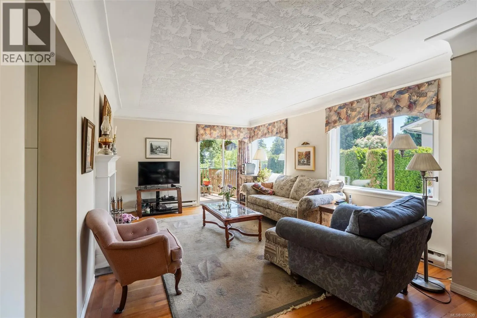 9220 East Saanich Rd
