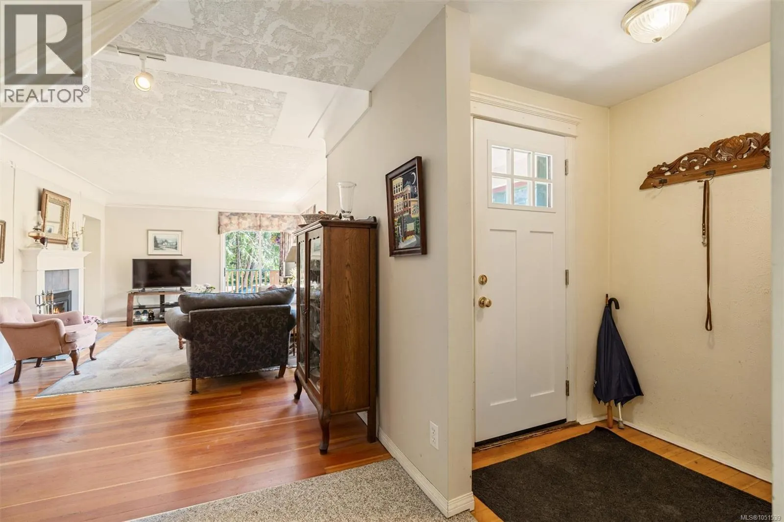 9220 East Saanich Rd