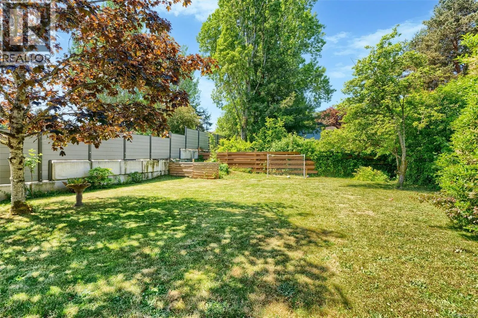 9220 East Saanich Rd