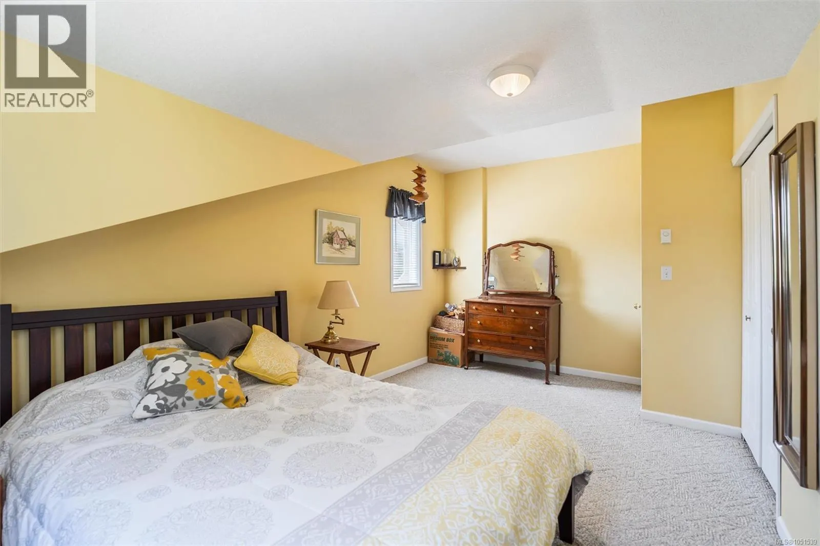 9220 East Saanich Rd
